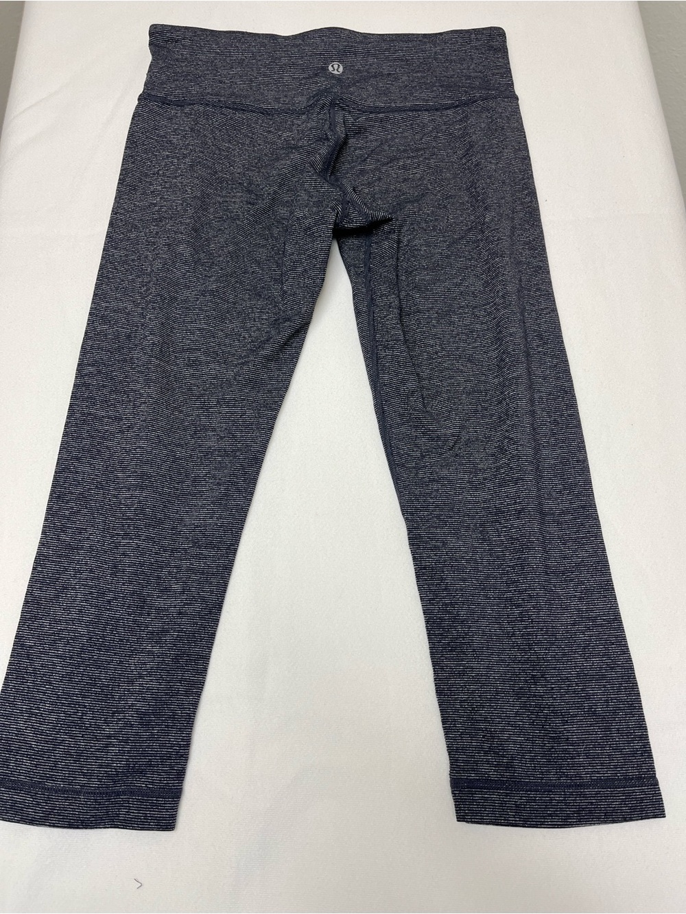 lululemon athletica Women's Dark Heather Gray Athletic Shorts - Picture 4 of 6